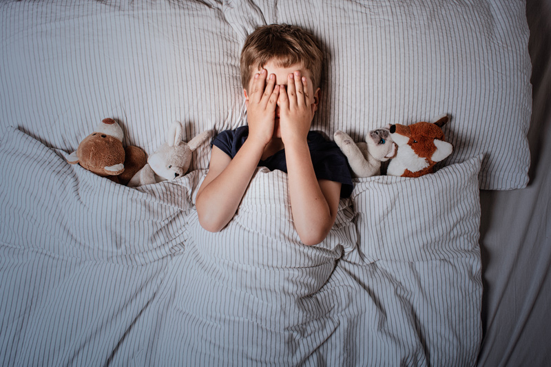 Children who lack home routines may have a higher risk of developing sleep disorders and depression. 